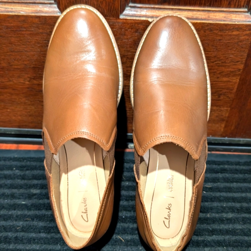 Clark cushion loafers